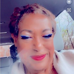 Meet your Posher, Linda